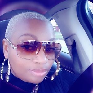 Meet your Posher, Stacy